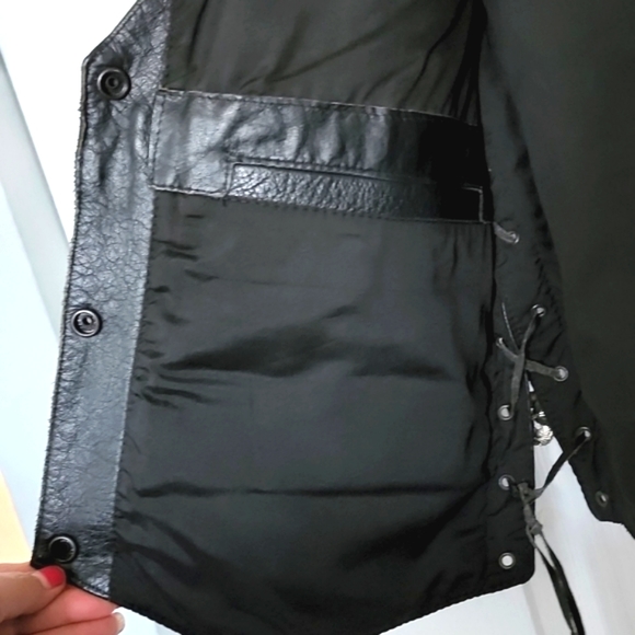 Hudson Leather Vest - Picture 9 of 10